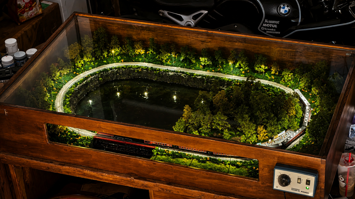 Luxury Glass-Top Miniature Railway Table with Moving Train
